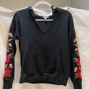 American Eagle black rose embroidered hoodie. Size extra small.